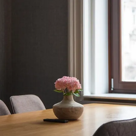Apartment Luxury With Balcony Next To The New York Cafe Budapest