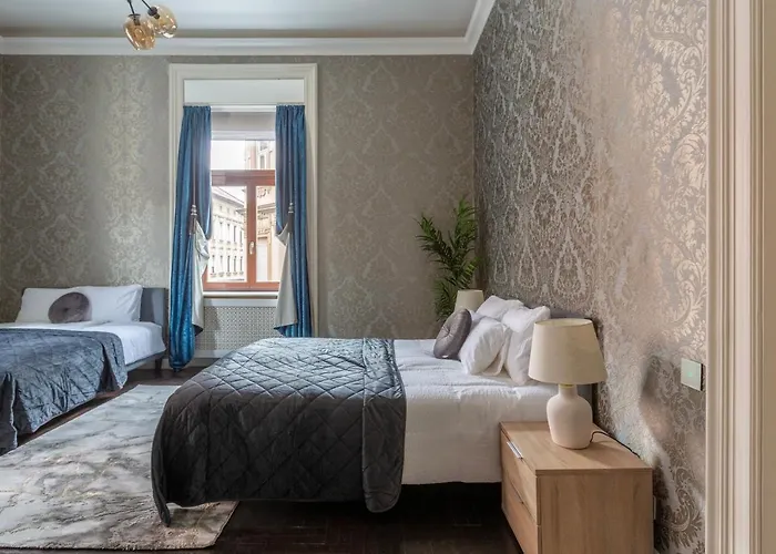 Appartement Luxury With Balcony Next To The New York Cafe