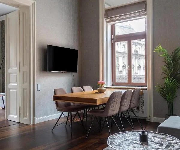 Luxury With Balcony Next To The New York Cafe Appartement Boedapest