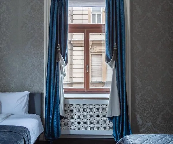 Appartement Luxury With Balcony Next To The New York Cafe