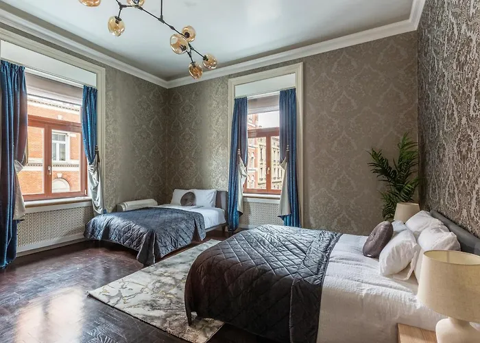 Luxury With Balcony Next To The New York Cafe Appartement *